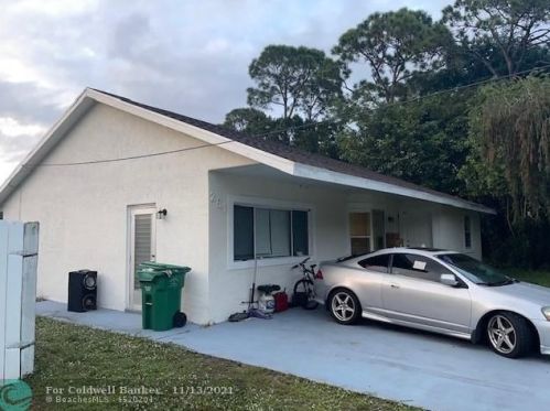 261 Pisces Ter, Fort Pierce FL 34984-4458 exterior