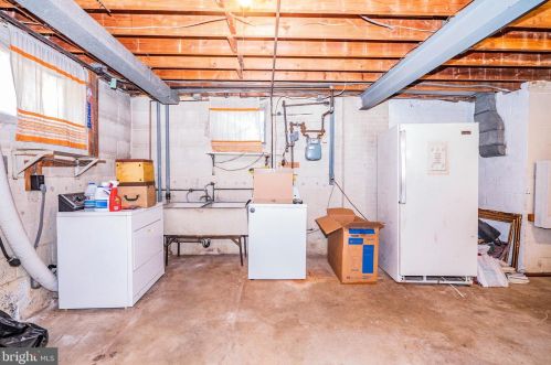 8921 2 Ave, Silver Spring MD 20910-2149 exterior