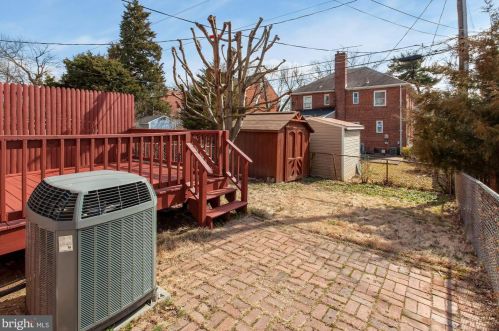 2022 21 St, Arlington VA 22201-3607 exterior