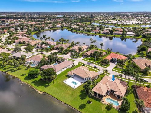 8211 Muirhead Cir, Boynton Beach FL 33472-5064 exterior