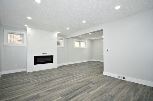 42 Queenston St, Pittsburgh PA 15210-4143 exterior