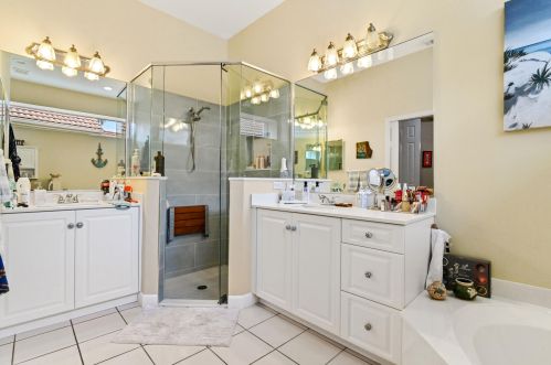 540 New Castle Cv, Fort Pierce FL 34986-3406 exterior