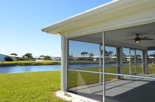 908 7 Ave, Boynton Beach FL 33435-3879 exterior