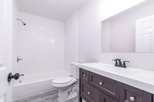 84 Glenham St, Providence RI 02907-1247 exterior