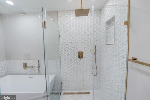 1505 Crestwood Dr, Alexandria VA  22302-2303 exterior