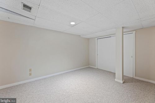 160 Sayre Dr, Princeton NJ 08540-5839 exterior