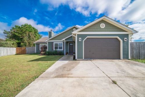 301 Foxridge Ln, Hubert, NC 28539-4533