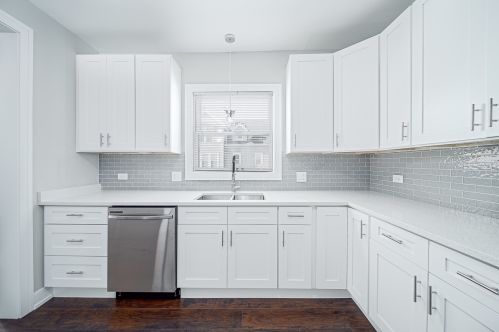 730 116th St, Chicago, IL 60628-5210