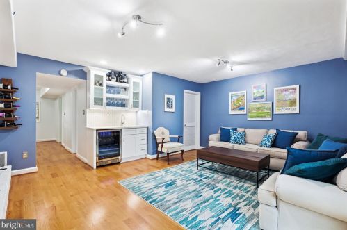 1715 Belle Haven Rd, Alexandria VA  22307-1223 exterior