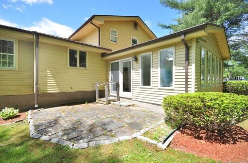 51 Lincoln Way, Windsor CT 06095-3545 exterior