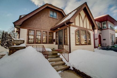 2535 68th St, Milwaukee, WI 53219-2614