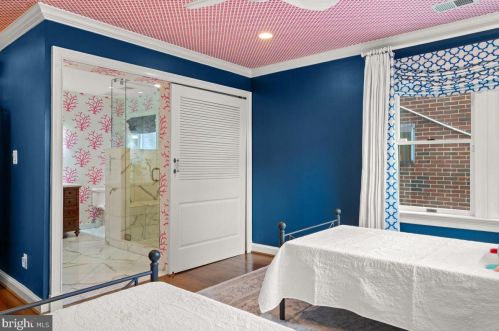 613 Royal St, Alexandria VA  22314-2031 exterior