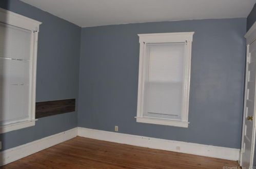 356 Chestnut St, New Britain CT 06051-2307 exterior