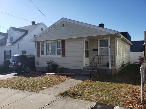 36 Commodore St, Providence, RI 02904-2527