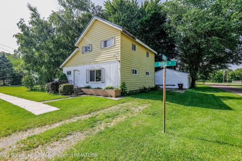 229 3rd St, Perry, MI