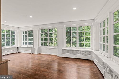 6424 City Ave, Philadelphia PA 19151-2410 exterior