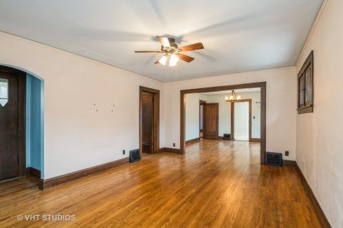 1517 Hickory St, Waukegan IL 60085-1942 exterior