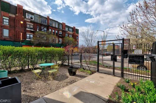 1959 Superior St, Chicago IL  60622-6049 exterior