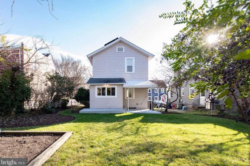 16 Masonic View Ave, Alexandria VA  22301-2204 exterior