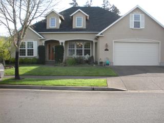 2849 Martinique Ave, Eugene OR  97408-7416 exterior