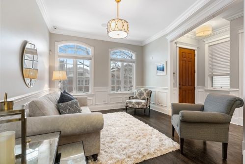 2456 Hutchinson St, Chicago, IL 60618-2810