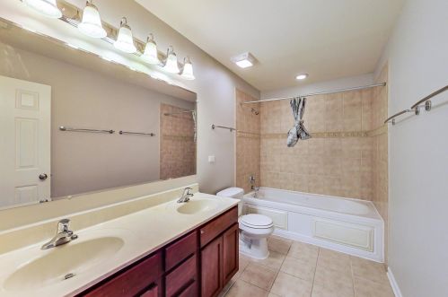 7329 Vernon Ave, Chicago IL 60653-3405 exterior