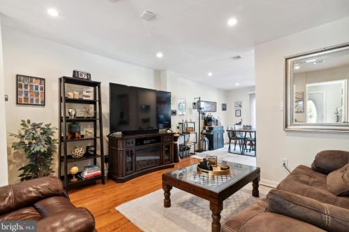 312 Krams Ave, Philadelphia PA 19128-4733 exterior