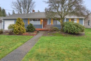 15738 Palatine Ave, Seattle, WA 98133-5918