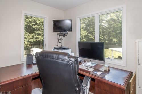 10 Marion Ln, Scotch Plains NJ 07076-2925 exterior