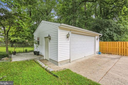 218 Forest Ave, Rockville MD 20850-1820 exterior