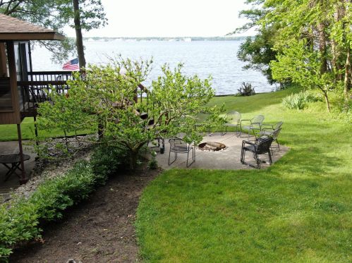 300 Cir Dr, Meskegon MI 49445-2712 exterior