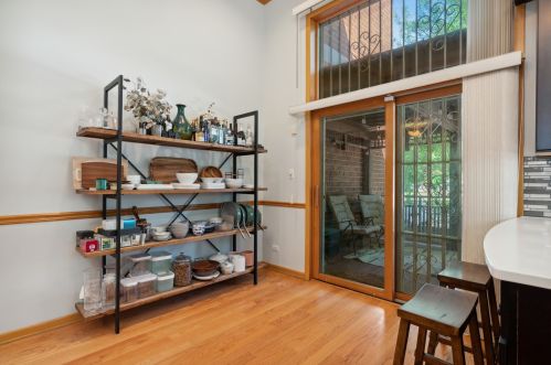 2802 Shields Ave, Chicago IL 60609-4530 exterior