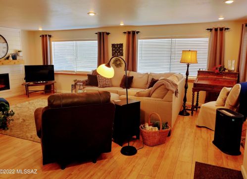 225 Mora Dr, Green Valley AZ 85614-4318 exterior