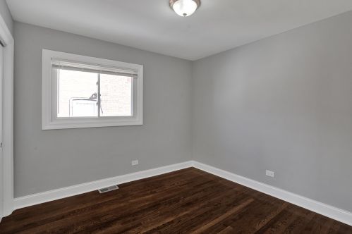 9852 Frst Ave, Chicago IL 60628-1439 exterior