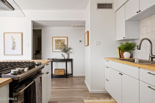 10824 12th St, Phoenix AZ  85020-1131 exterior