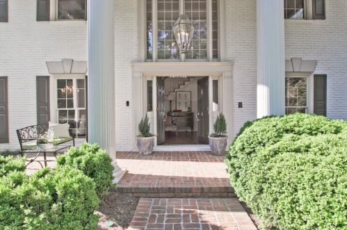 4 Harris Gln, Atlanta GA  30327-3842 exterior