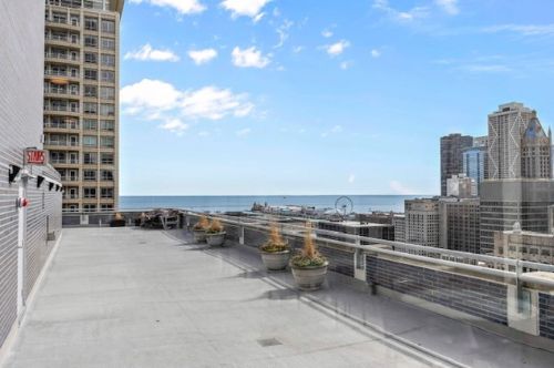 222 Pearson St, Chicago IL 60611-7347 exterior