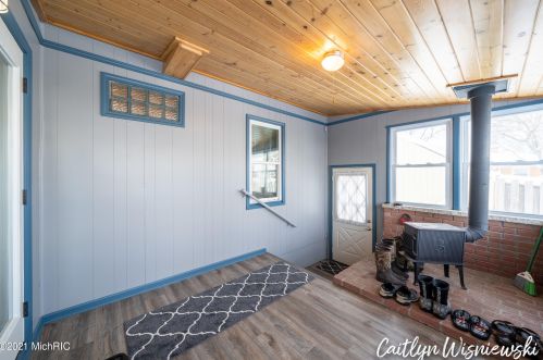 941 Northlawn St, Grand Rapids MI 49505-3717 exterior