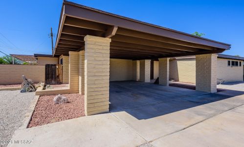 8648 Kenyon Dr, Tucson AZ  85710-4234 exterior