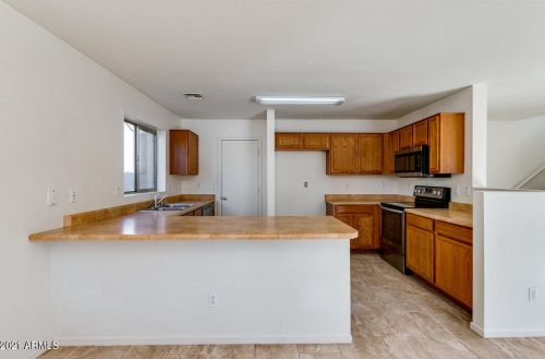 5906 32 Ave, Phoenix AZ 85017-4015 exterior