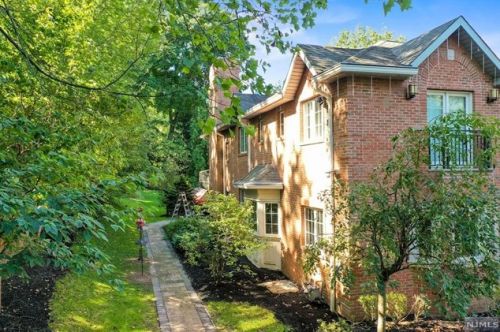 3 Pne Ter, Demarest NJ 07627-1214 exterior