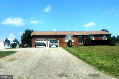 570 Sells Station Rd, Littlestown, PA 17340-9693