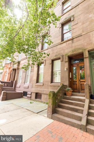 1712 Green St, Philadelphia PA  19130-4133 exterior