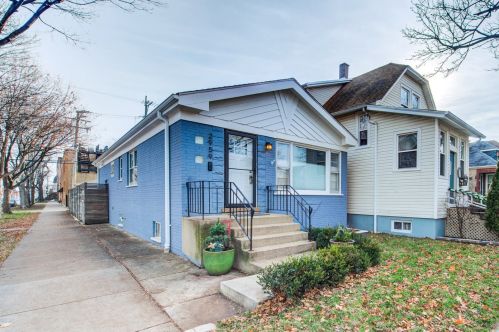 2959 Washtenaw Ave, Chicago IL 60645-3210 exterior