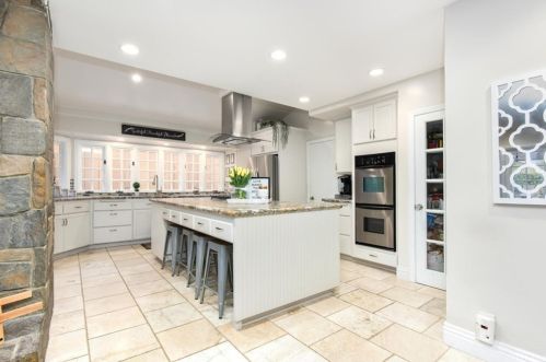 13561 Malena Dr, Tustin CA 92780-1914 exterior