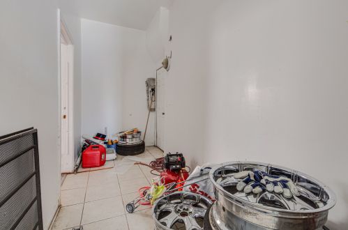 7448 Kenwood Ave, Chicago IL 60619-1427 exterior