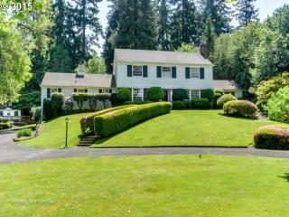 1600 Waverly Dr, Portland, OR 97222-7427