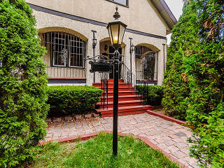 4910 Christiana Ave, Chicago, IL 60625-5004