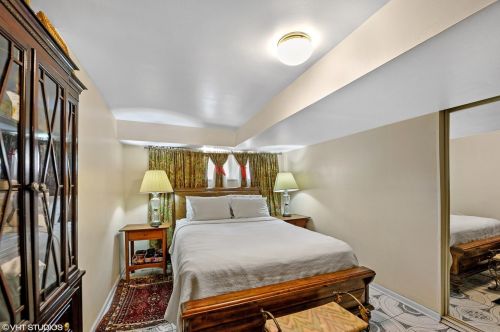 2220 37th St, Chicago IL 60609-1039 exterior