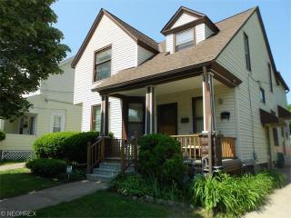 1478 Winchester Ave, Cleveland OH  44107-5074 exterior